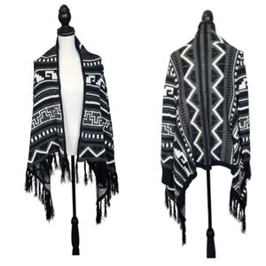 Black‎ And Gray Poncho Size Small By Belle Du Jour